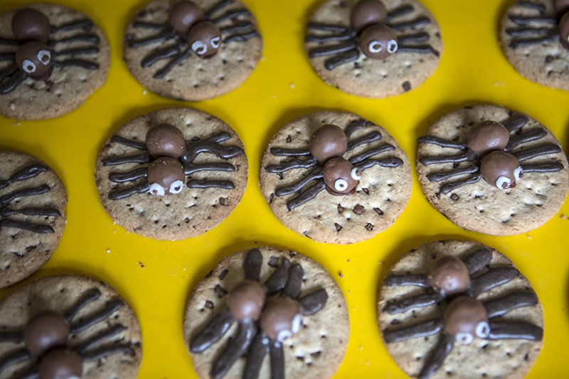 spider biscuits by mum-mum